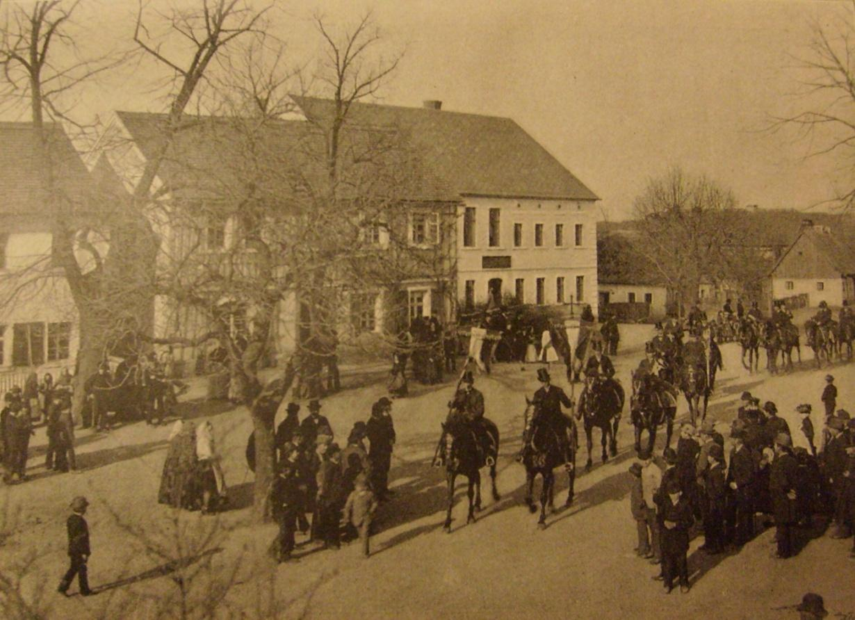 Křižerjo velikonoční jízda. Radwor (Radibor), Horní Lužice, 1893.