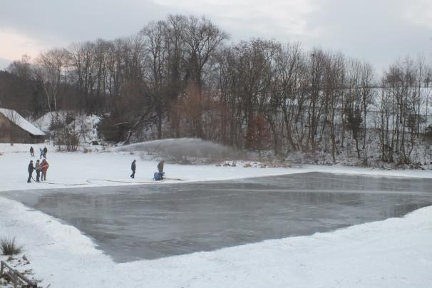 Led na velkolhoteckém rybníku