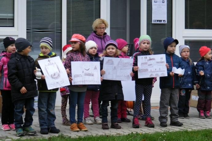 Aktivity se účastní děti ze třídy Zajíčků a Medvídků podle svého zájmu.