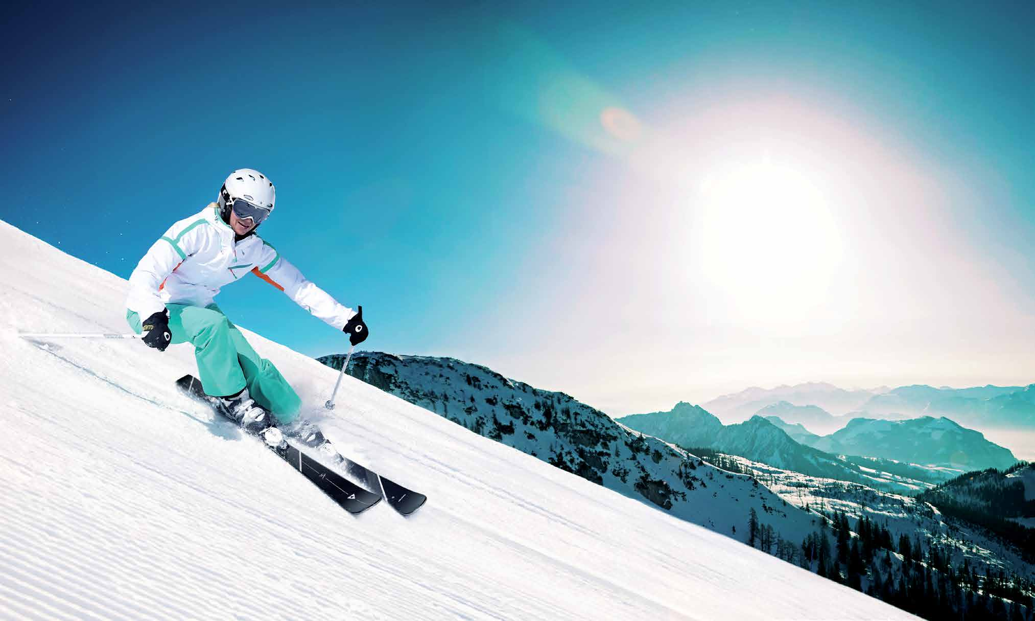 SKIS WOMEN SPORT A ZÁBAVA NA SJEZDOVCE. Sportovní lyže s hravou optikou, tak se prezentuje nejnovější dámská řada Women Sport. Svým svůdným designem láká všechny lyžařky.