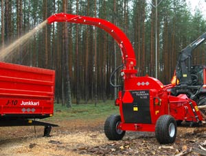 Junkkari HJ500 - výkonný robustní štěpkovač s vkládáním pod úhlem 45 - plnění hydraulickou rukou - maximální průměr 45cm - 2 pracovní nože s jednoduchým nastavením - k dostání s vkládacím tunelem