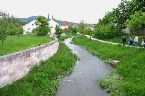 rozlivů v nivách - Plány povodí a plány pro zvládání povodňových rizik - Opatření na vodárenských systémech, ČOV a kanalizacích - Optimalizace funkce stávajících nádrží a