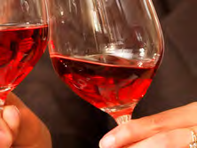 Chardonay, Tramín červený, Cabernet sauvignon Víno čapované 0,7 l červené alebo biele 5 EUR Hubert de Luxe, Hubert 0,7 l 10 EUR