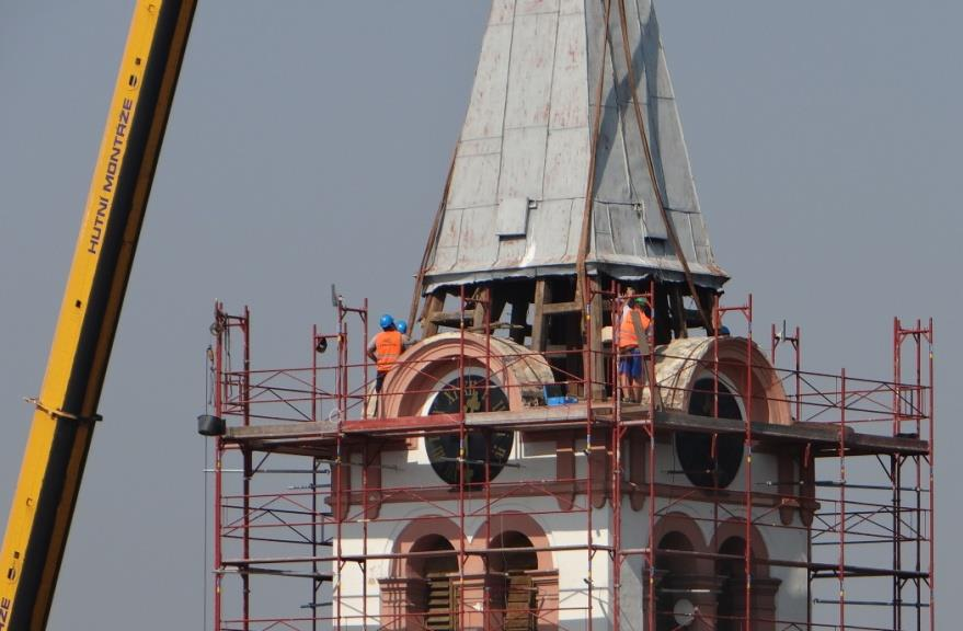 Z tohoto důvodu jsme objednali druhý kontejner, který se mohl plnit během celého víkendu až do pondělí. I tento kontejner byl naplněn k prasknutí.