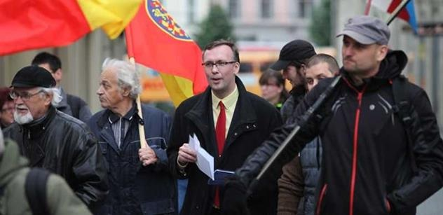 Předseda Moravanů Ondřej Hýsek ve schválení názvu vidí jen završení dlouhodobého procesu nespravedlnosti vůči Moravě, kterou by rád v budoucnosti viděl jako jednu ze spolkových republik českého státu.