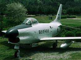 Letka bitevníků F-86 měla být mezi