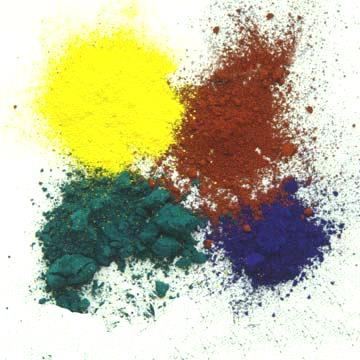 Přídatné látky (aditiva) Barviva: Právní předpisy povolují k výrobě potravin asi 40 barviv některá