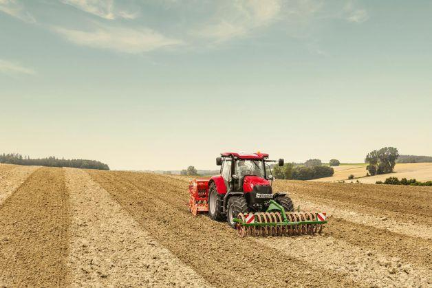 V roce 1902 došlo ke sloučení pěti společností, a tak vznikla společnost International Harvester v Chicagu.