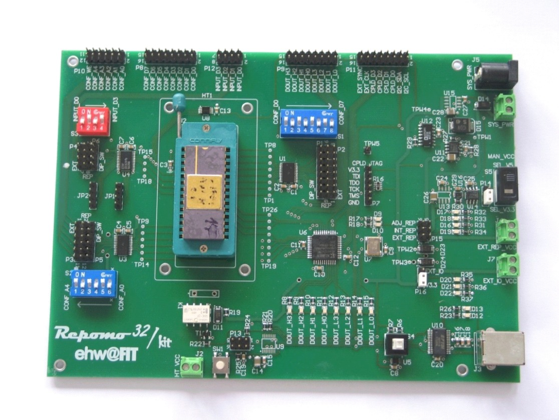 Platforma pro polymorfní elektroniku Evaluační platforma je určena pro experimenty s integrovaným obvodem, který obsahuje polymorfní hradla (vývoj obvodu ve spolupráci UMEL FEKT) CPLD obvod