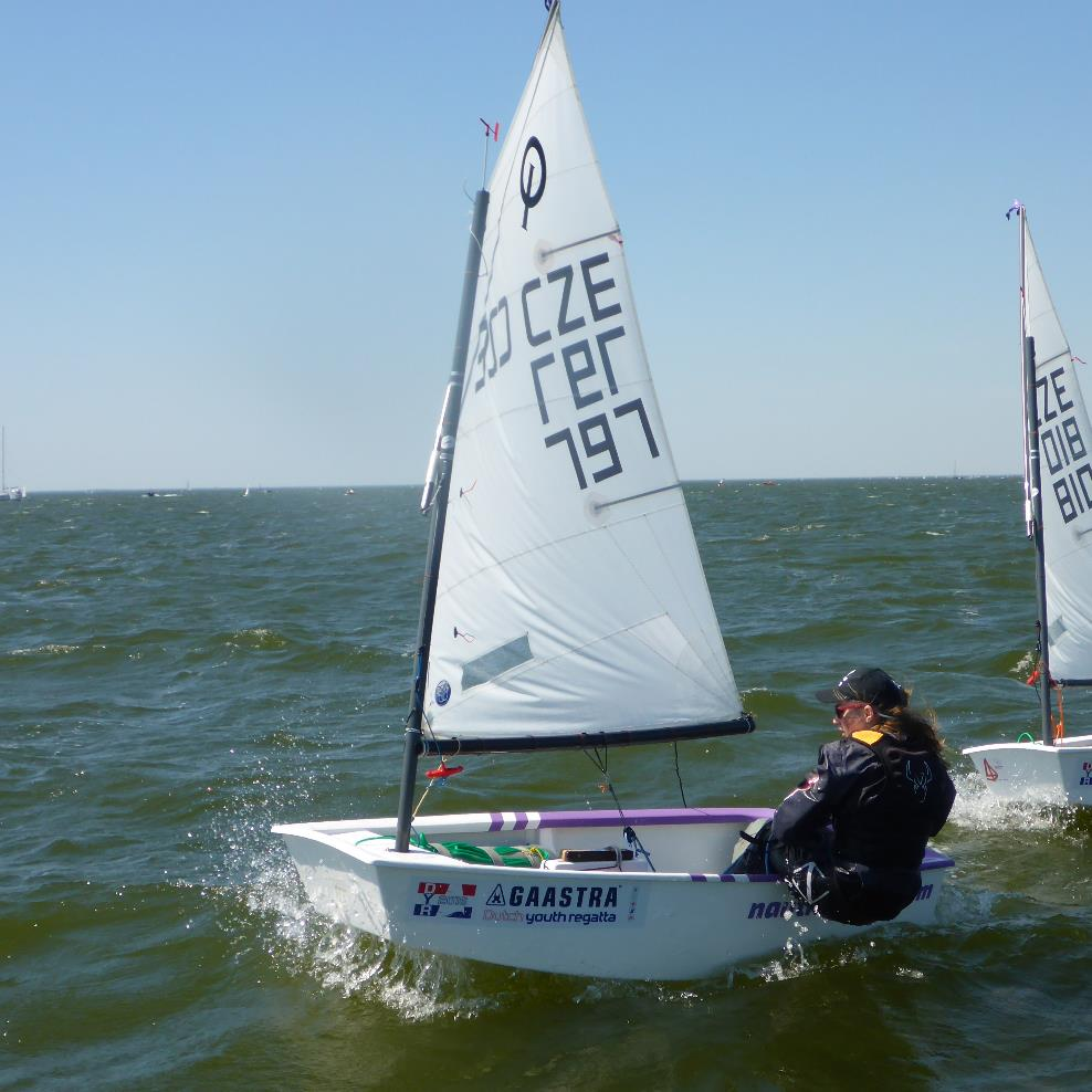 HIMMELOVÁ Klára Třída: Tercie A Sport: Jachting Trenér: Antonín Mrzílek Lodní třída Optimist 1.