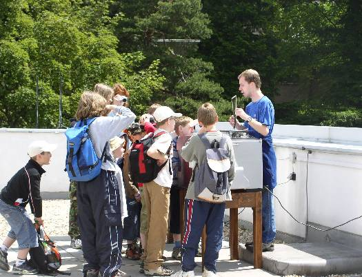 2. KURZY A KROUŽKY, ZÁJMOVÁ ČINNOST V roce 2008 probíhaly astronomické kroužky a astronomické kurzy podobně jako v uplynulých letech.