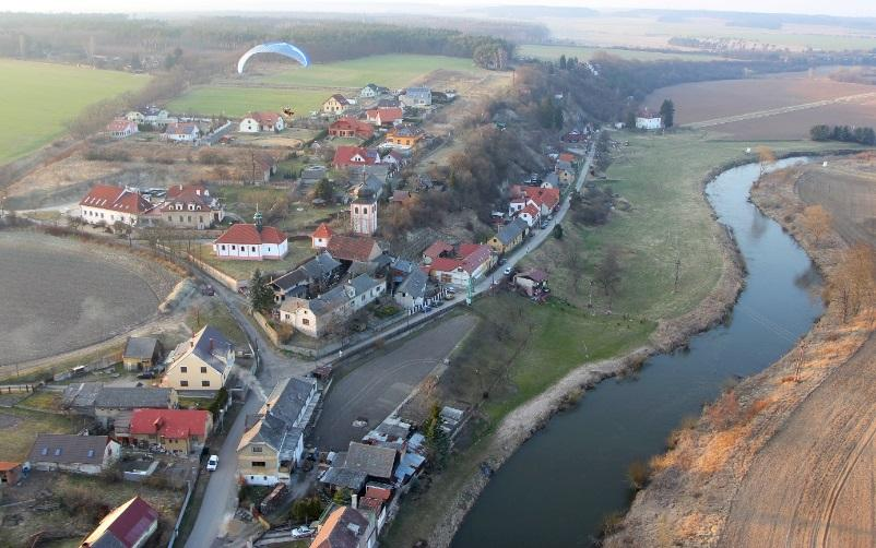 10.5 Skorkov Historická obec Skorkov leží u řeky Jizery mezi městy Brandýsem nad Labem-Starou Boleslaví a Benátkami nad Jizerou.