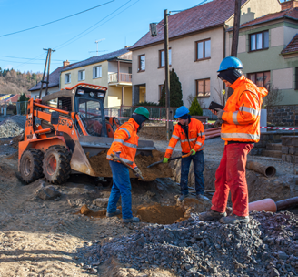 přispějí k lepší mobilitě obyvatel v regionu. Po celé ČR také probíhá zateplování budov, které je podporováno z výzev č. 16 a 37 zaměřených na energetické úspory v bytových domech.