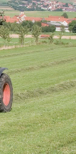 KRONE RoundEdge síť, která jde přes okraje balíku: Lisy na kulaté balíky KRONE se zařízením