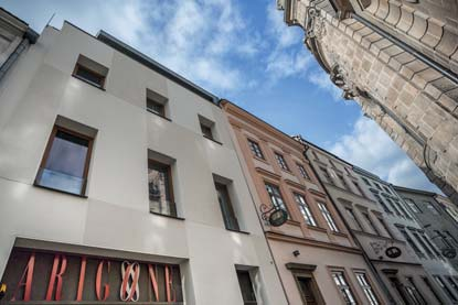 Ubytování Hotel*** & Penzion**** ARIGONE naleznete v samém srdci historické Olomouce v těsném sousedství hodnotné Sarkandrovy kaple.