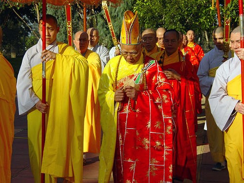 ZE ŽIVOTA BUDDHISTICKÝCH