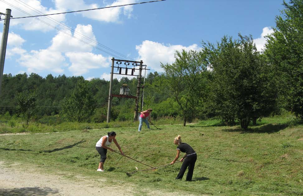 Členky organizácie Pavlínka Šebáková, Zuzana Kardošová, Zuzana Kopcíková, ktoré sa v prírode venovali