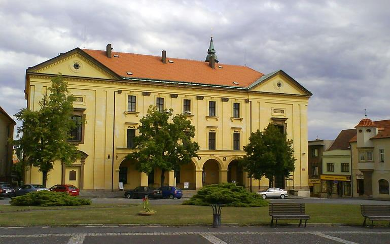 Obr. č. 3 Současný stav budovy bývalé piaristické koleje ve Slaném. 4.