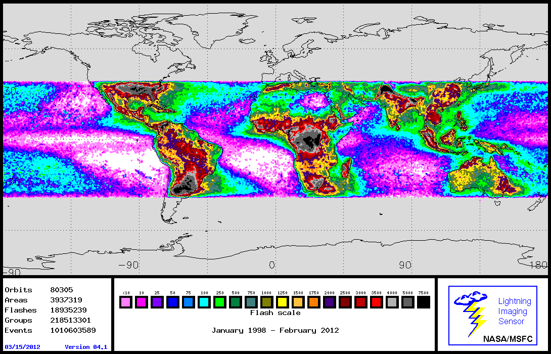 Při pohledu na úhrny blesků detekované družicovým senzorem LIS v období 1998-2012 (Obr.