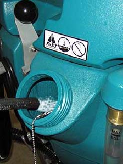 Čištění se systémem FaST nebo ec-h2o: Používejte pouze čistoustudenouvodu(méně než 21 C).