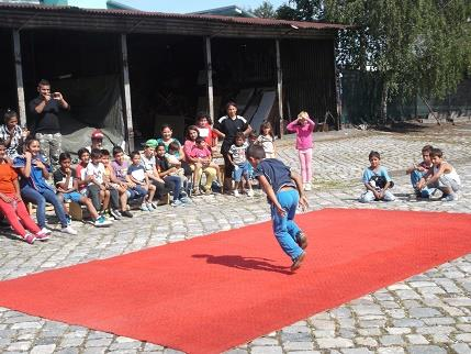 Několikrát měly děti možnost vyřádit se na sportovním odpoledni v okolí Komunitního centra, připraveny byla