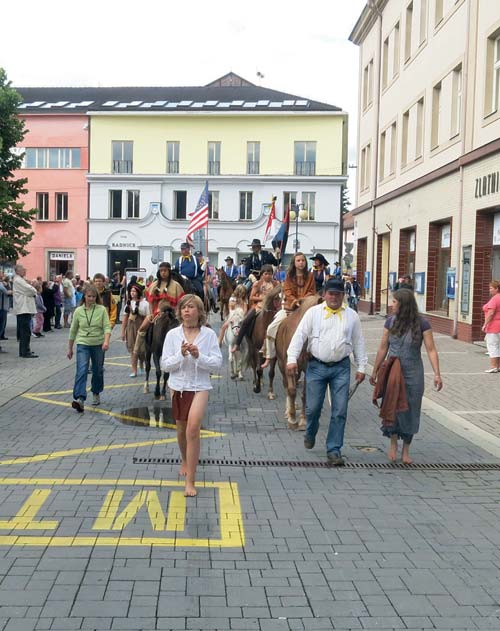 Tažení městem bylo pozvánkou na IV. ročník Memoriálu G. A.