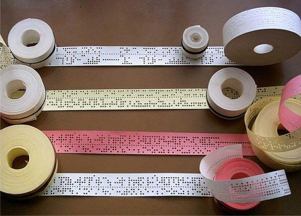 Dierne pásky - vychádzali z metódy diernych štítkov a prvopočiatkoch sa
