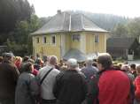 Účastníci si prohlédli následující objekty: malou vodní elektrárnu v Magerlmühle u Haslachu, okresní hejtmanství v Bergu bei Rohrbach solární chlazení a informace o