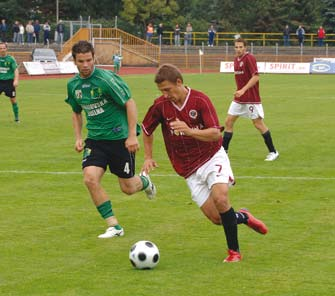 D DOROST - 22 - - 11 - Krajský přebor dorostu, 6. kolo (13. 9.): FC Viktorie M. Lázně - FK Baník Sokolov 2:1 (0:0) Sestava: Martinec Šimek (46. Kopecký), L. Tůma, Koubek (74. M. Vrba), Špak Dudešek (46.