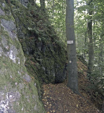 Jejím nejnižším bodem je hladina Ohře u Kadaně (asi 280 m nad mořem) a nejvyšším vrchol Hradiště (934 m nad mořem).