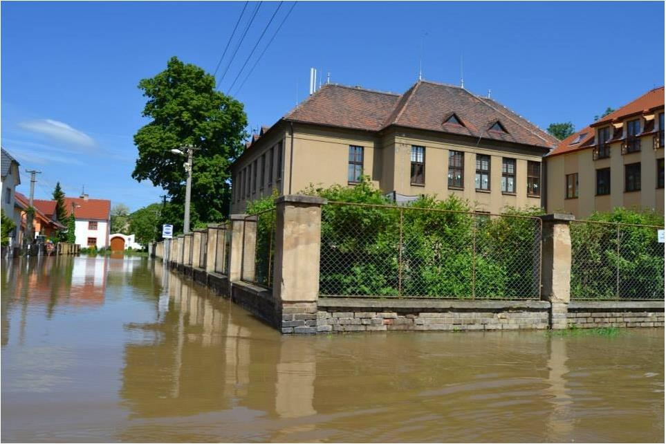 Další pomoc šla po povodních v roce 2013 do Křešic u Litoměřic, kdy jsme spolupořádali benefiční