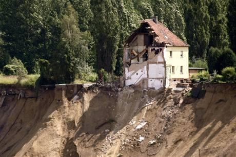 Působení gravitace Nejznámějším projevem působení gravitace je svahový pohyb.