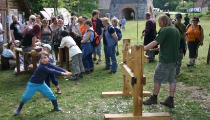 5.2. Výstavy Brněnské pracoviště ve spolupráci s Diecézním muzeem, Ústavem archeologické památkové péče v Brně uspořádalo výstavu Nové archeologické objevy sakrální architektury na jižní Moravě (od 5.