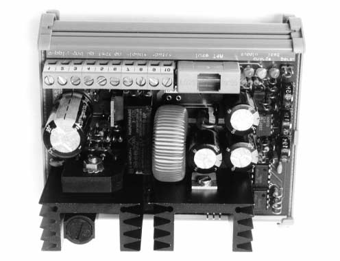 XDC-0 bezvýpadkový napájecí zdroj V Pro olověné akumulátory V 0 Ah Nabíjecí proud nastavitelný 0, až A Regulace nabíjení, trvalý nebo cyklický provoz Odpojení zátěže při vybití akumulátoru Indikace