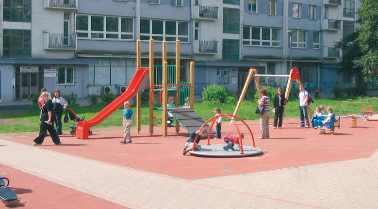 Počasí počátkem jara bylo s nadsázkou řečeno mírným pokračováním zimy. Přesto naše vegetace funguje. To nám ukázala především rychle rostoucí tráva, ale i ostatní rostliny.