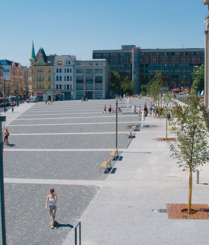 Revitalizace městského centra I. etapa byla zahájena v květnu minulého roku. I. etapa revitalizace městského centra byla zahájena v květnu minulého roku.