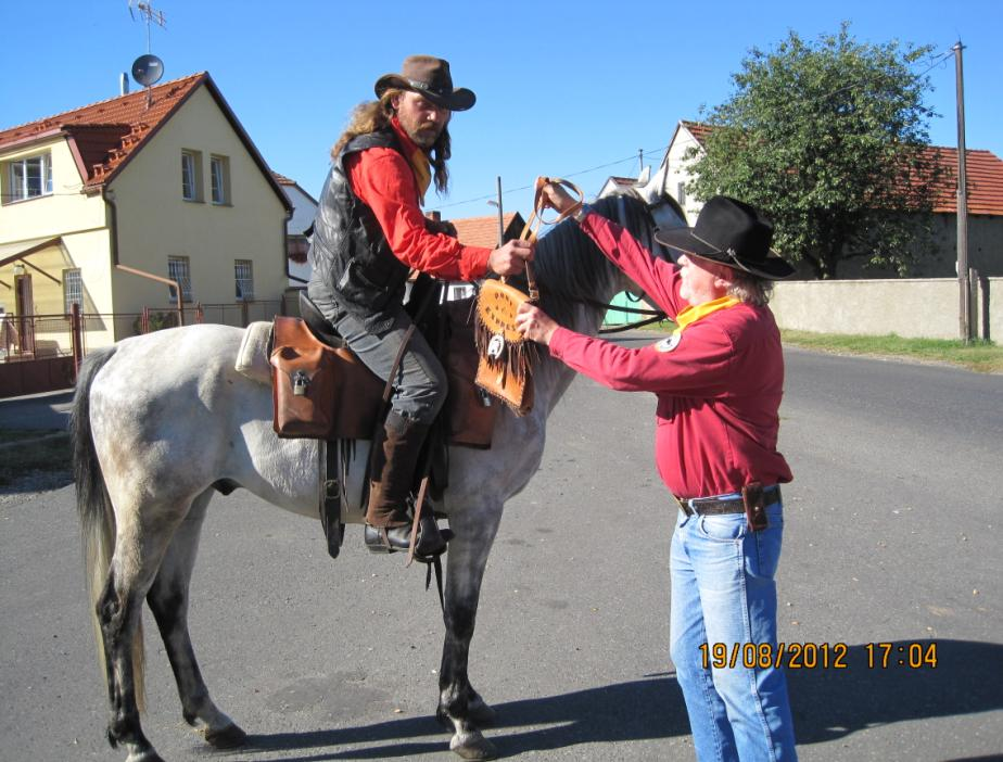 Mimochodem tento areál hostil rodeo již podruhé a vypadá to, že tomu tak bude i v budoucnu. Ranch Patriot je důstojným místem pro rodeové zápolení.