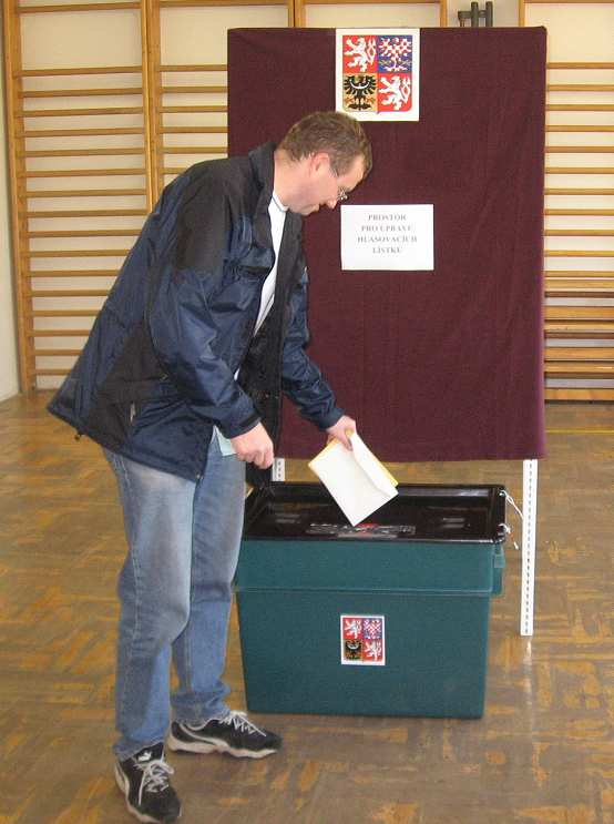 Volby konané 17. - 18. října a 24. - 25. října 2008 V pátek 17. října od 14.00 hod.