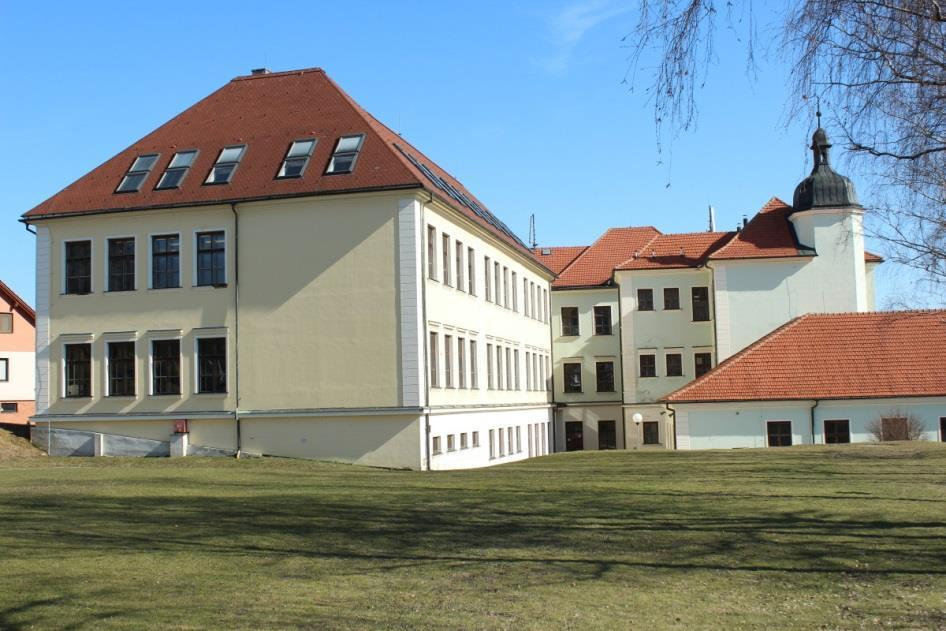 GYMNÁZIUM VALAŠSKÉ