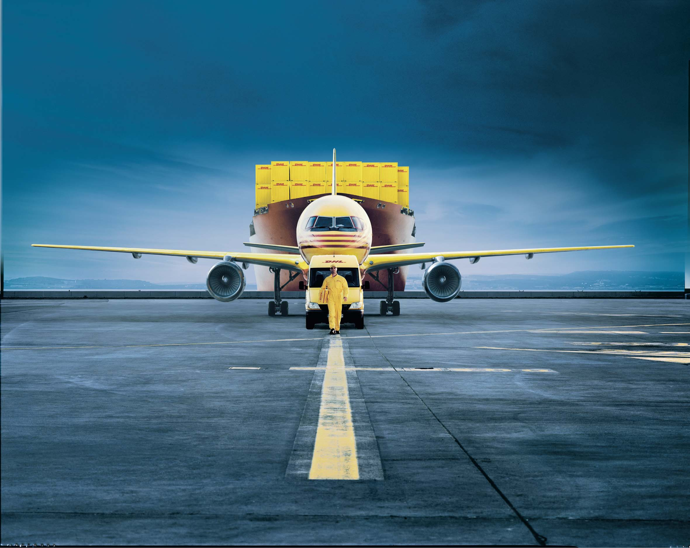 Společnost DHL, člen skupiny Deutsche Post DHL a světový lídr v oblasti přepravy a logistiky se letos stala oficiálním logistickým partnerem RunCzech běžecké ligy, aby zajistila její náročnou