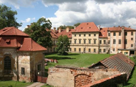 prelatura Praelatus - představený kláštera (opat) obvykle jediná stavba,