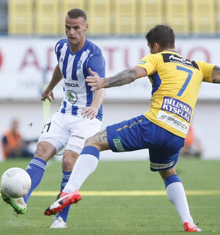 třikrát prohráli (v Příbrami 2:3, v Liberci 0:2, v Praze se Spartou 1:2). Venku získali čtrnáct z dvaadvaceti podzimních bodů, tedy dvě třetiny z celkového zisku, s aktivním skóre 12:9.