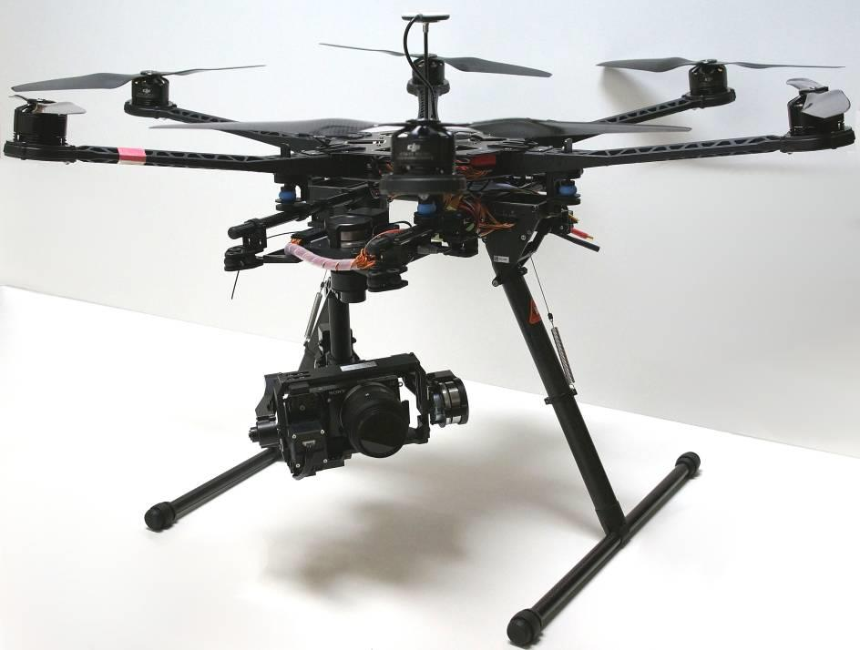 Obr. 8 Hexakopter DJI S800 (Janata, P., 2014) Data z výše uvedeného UAV mohou nalézt praktické uplatnění např.