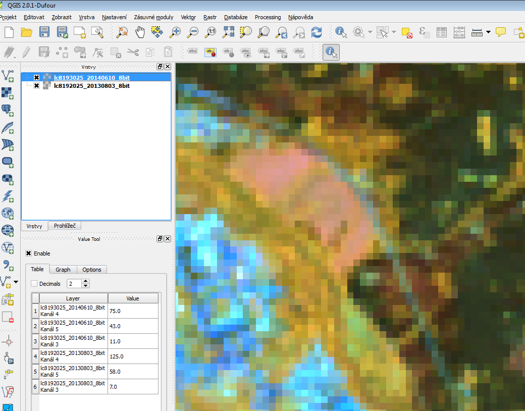 Obr. 20 Srovnání obou snímků Landsat-8 ve více-kanálovém rastru (ÚHÚL, 2014) V tabulce 4 je možné vyčíst, že se hodnoty digitálních čísel pixelů (DN) v obou rastrech liší.