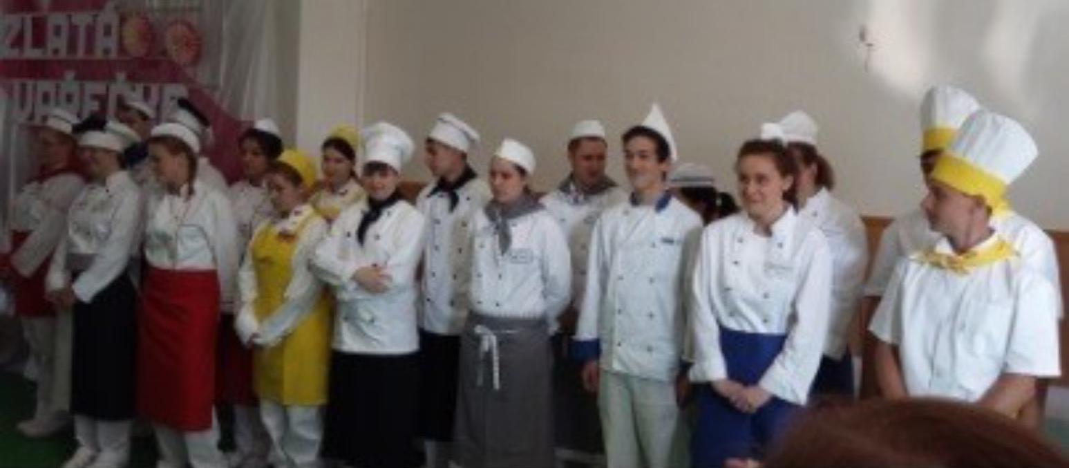 8.4 Odborné soutěže žáků (SŠ) SOUTĚŽ ZLATÁ VAŘEČKA Kysané zelí v různém provedení a variantách. To bylo zadání kuchařské soutěže, která se konala 7. dubna 2016 v Novém Jičíně. Byl to 15.