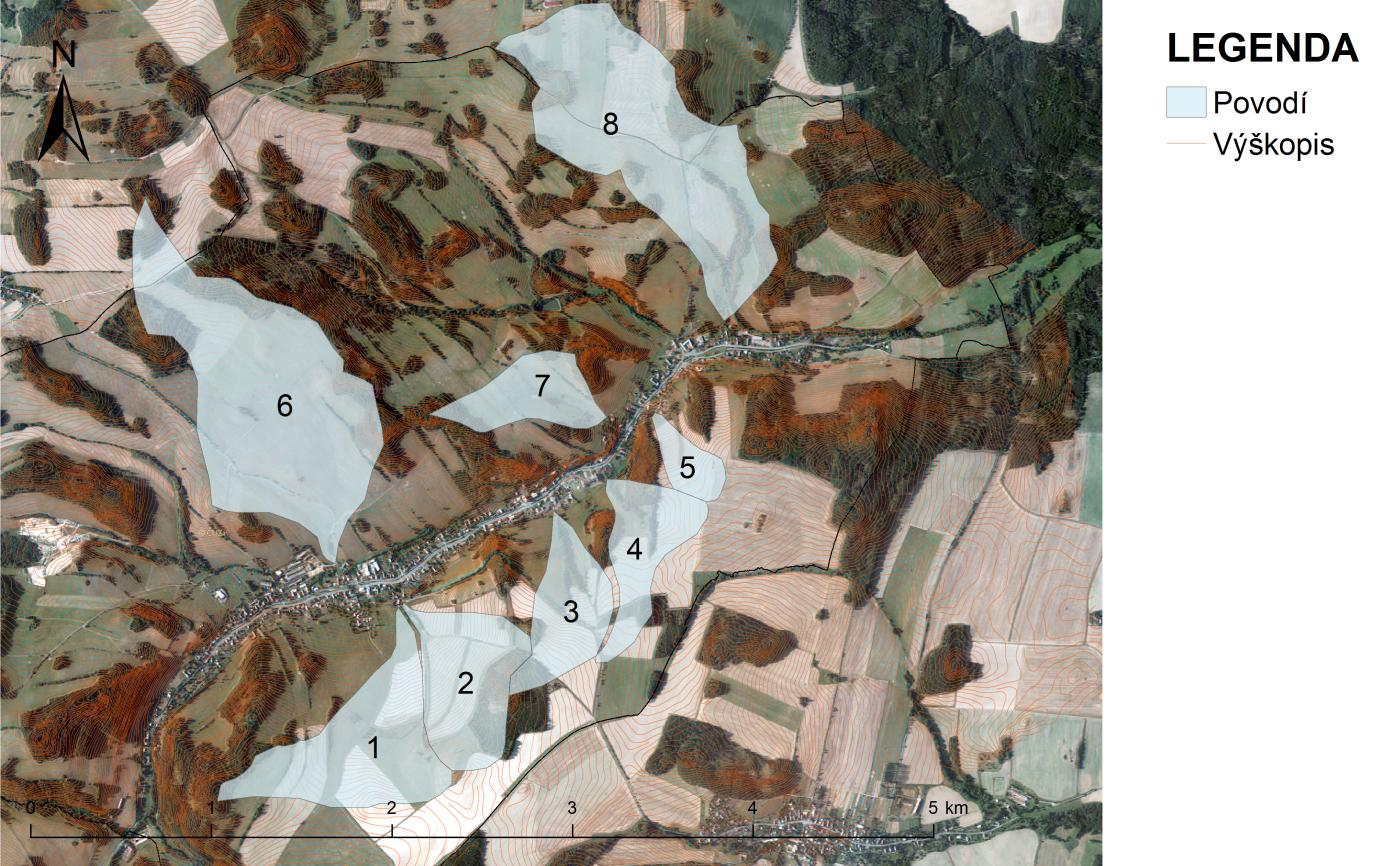 Obr. 4.11 Mapa vybraných povodí Všechna povodí jsem dále rozdělil údolnicí na pravý a levý svah. Výjimkou je povodí č. 2, které je tvořeno pouze jedním svahem.