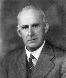 Proč Slunce svítí V roce 1920 Arthur Eddington (1882-1944) poprvé