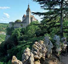 37 Romantickými řekami Francie k Atlantiku plastové kánoe Vydáte se za krásami střední Francie, po romantických řekách, jako je Dordogne nebo Leyre s okolní zelenou krajinou divoké přírodní rezervace.