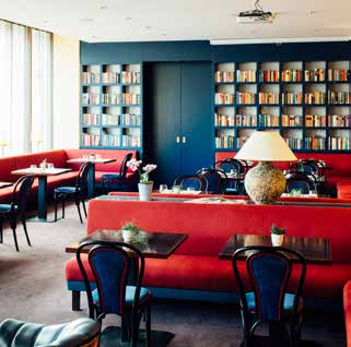 Café Klimt offers an impressive selection of delicious burgers and is also the central hub of the hotel.