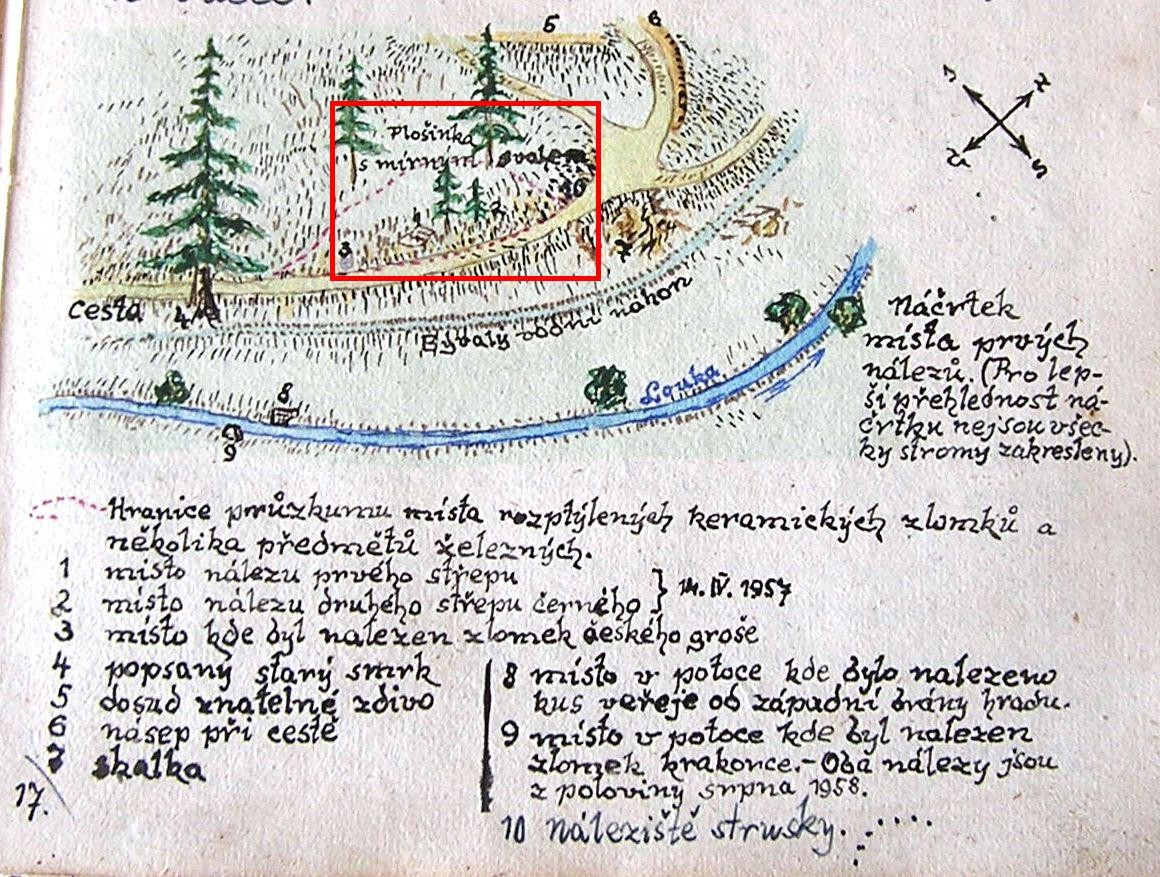 Lokalizace Střepenište Uvedená stratigrafie (sestupně) maximální hloubka odkryvu 35 cm Místnost u studně od 22. 6. 1957 Do 30 cm nános sutě. Pod ní vrstva vypálené hlíny 30 cm.